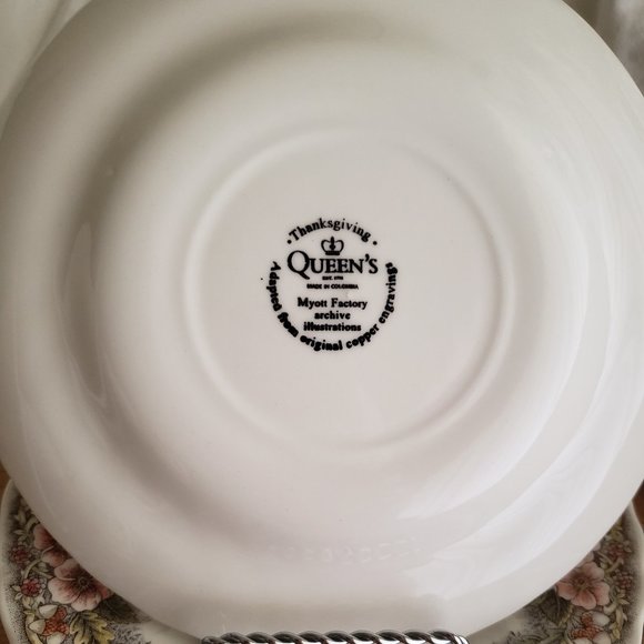 **SOLD*Queens Myott Thanksgiving Turkey (5) 8” Dessert Plates w/Sugar & Creamer - Picture 4 of 7